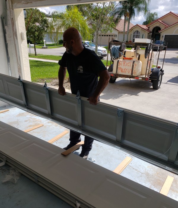 Emergency garage door repair completed in Fort Myers, FL - same day service